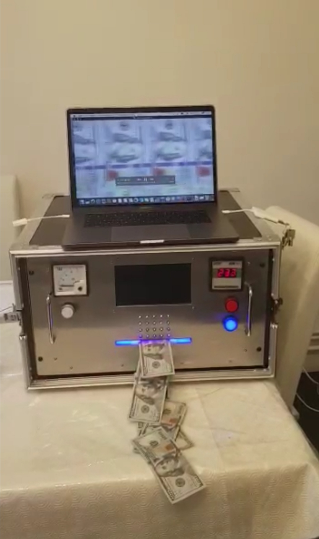 Machine de nettoyage à Lazer..Sa capacité de nettoyage est de 1.000.000$ /h